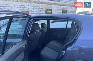 Хетчбек Opel Astra 2006 в 