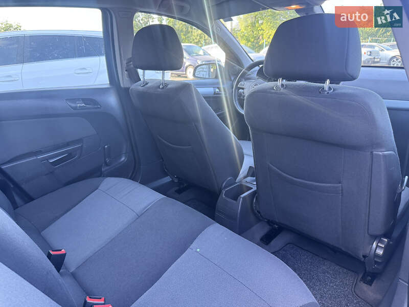 Хэтчбек Opel Astra 2006 в Звенигородке фото 46 Хэтчбек Opel Astra 2006 в Звенигородке