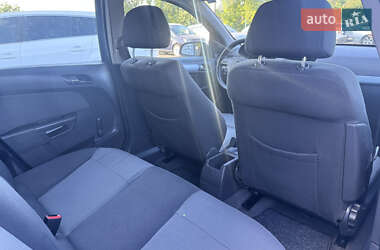 Хетчбек Opel Astra 2006 в 