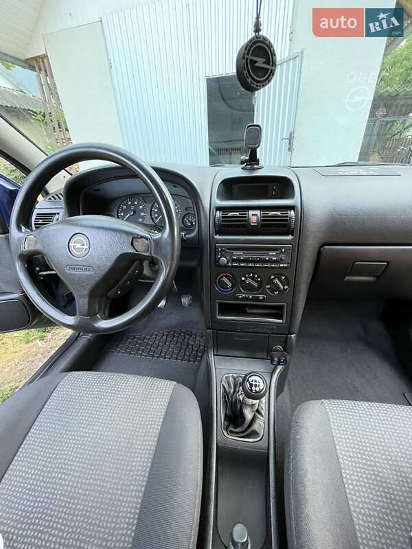 Седан Opel Astra 2005 в Коломые