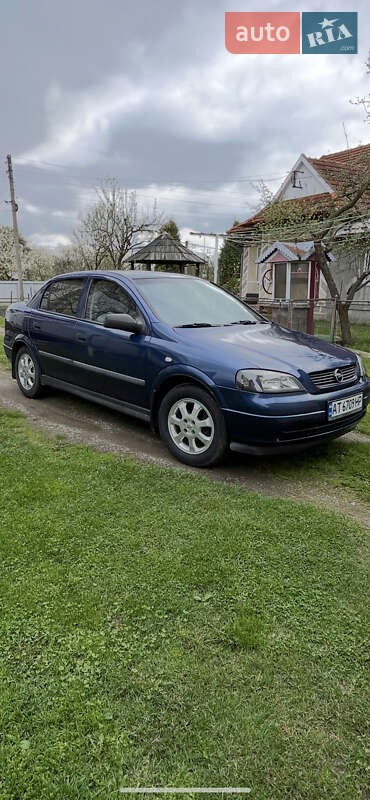 Седан Opel Astra 2005 в Коломые