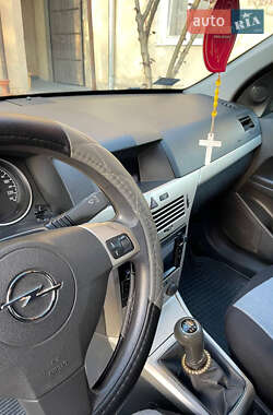 Универсал Opel Astra 2007 в 