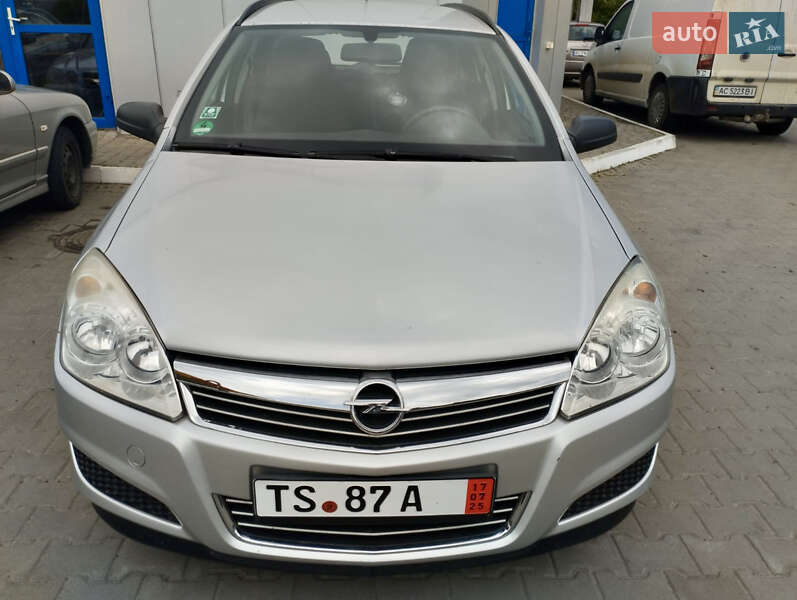 Opel Astra 2010
