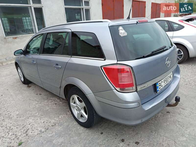 Універсал Opel Astra 2005 в Львові
