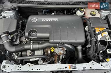 Хетчбек Opel Astra 2014 в 