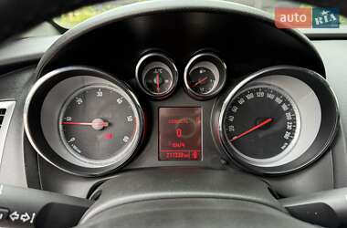Хетчбек Opel Astra 2014 в 