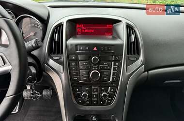 Хетчбек Opel Astra 2014 в 