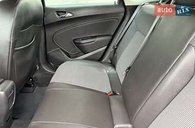 Хетчбек Opel Astra 2014 в 