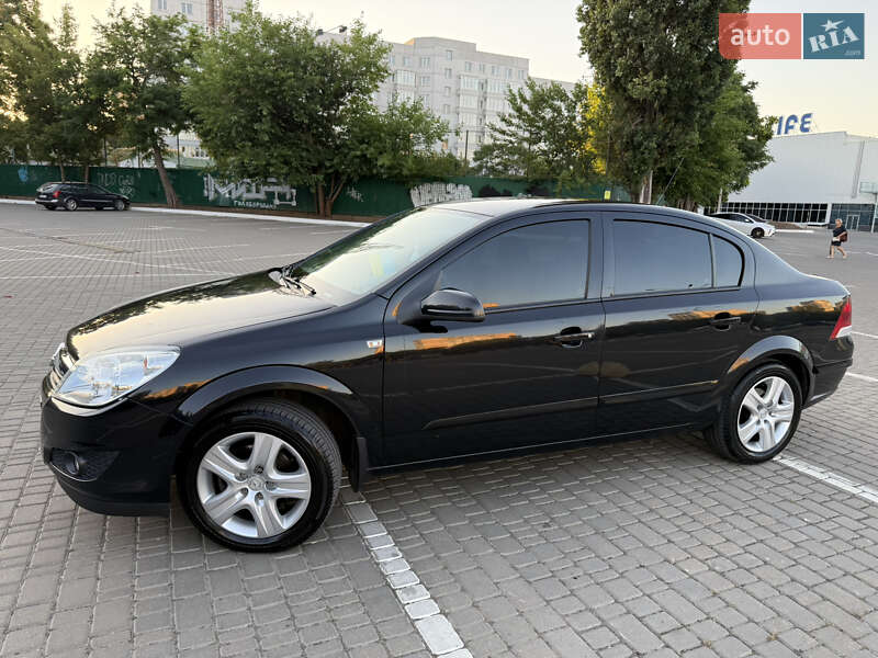 Седан Opel Astra 2008 в Южном