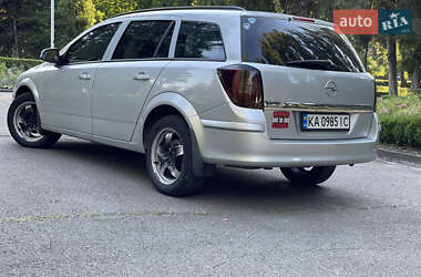 Универсал Opel Astra 2011 в Киеве