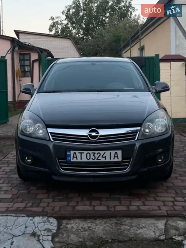 Opel Astra 2011