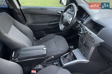 Универсал Opel Astra 2011 в 