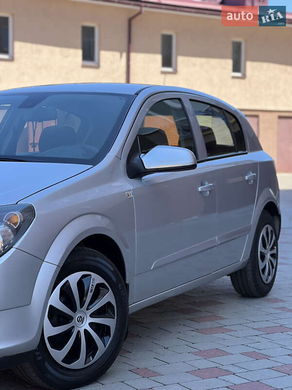 Хетчбек Opel Astra 2006 в Івано-Франківську