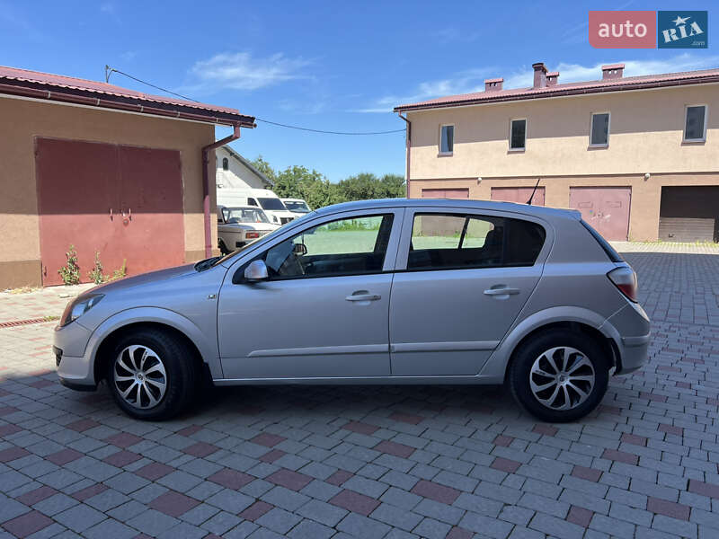 Хетчбек Opel Astra 2006 в Івано-Франківську