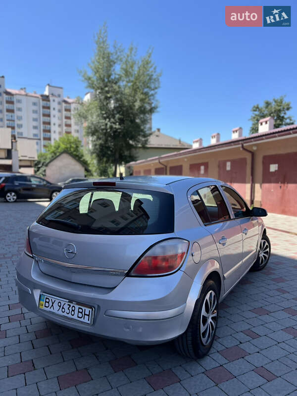 Хетчбек Opel Astra 2006 в Івано-Франківську