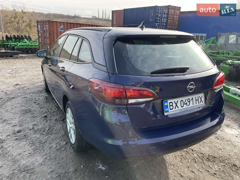Универсал Opel Astra 2017 в Хмельницком