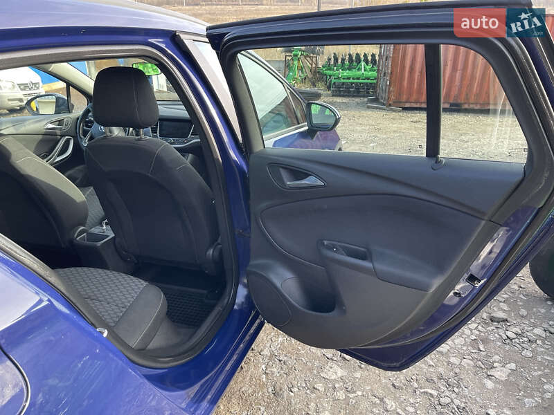 Универсал Opel Astra 2017 в Хмельницком