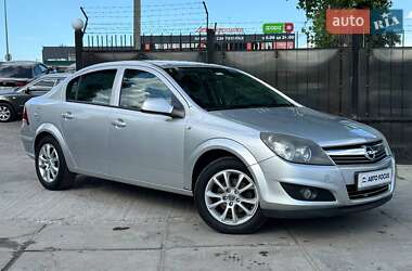 Седан Opel Astra 2011 в Києві