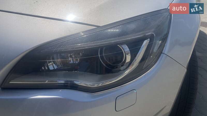 Універсал Opel Astra 2013 в Миколаєві