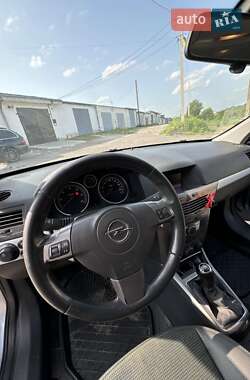 Универсал Opel Astra 2006 в 