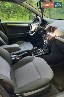 Универсал Opel Astra 2010 в 
