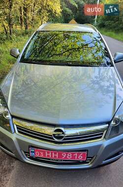 Универсал Opel Astra 2010 в 
