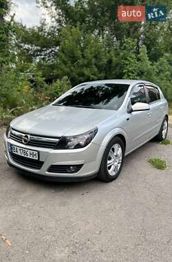 Хэтчбек Opel Astra 2004 в Кременчуге