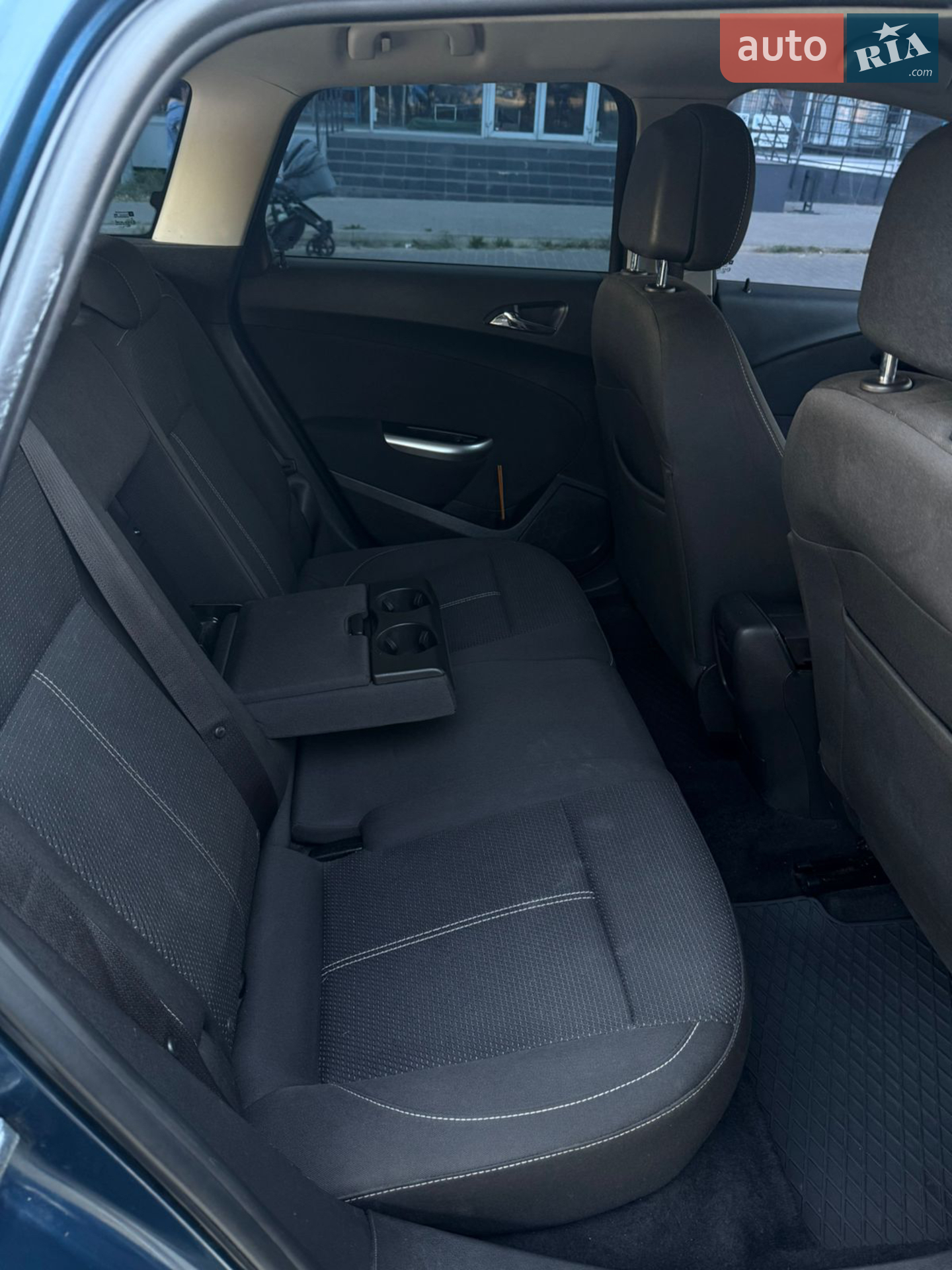 2010 Opel Astra - мініатюра 7