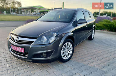 Универсал Opel Astra 2010 в 