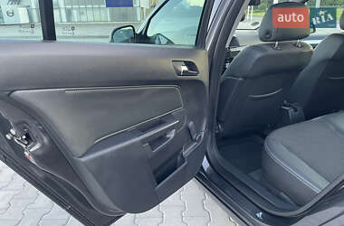 Универсал Opel Astra 2010 в 