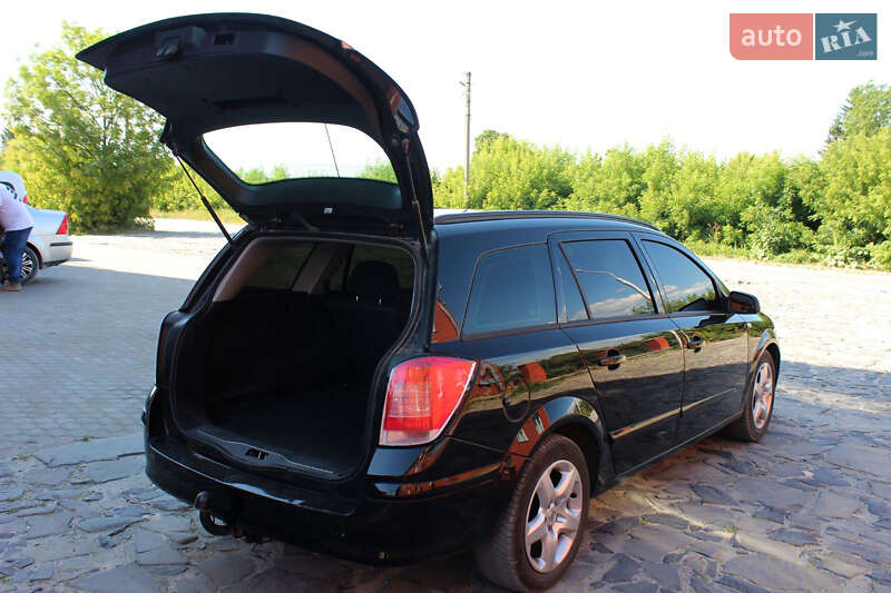 Универсал Opel Astra 2008 в Кременце