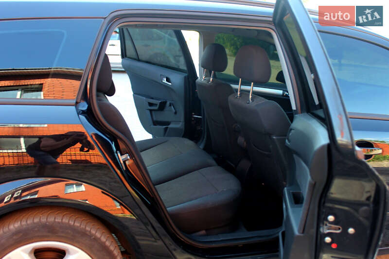 Универсал Opel Astra 2008 в Кременце