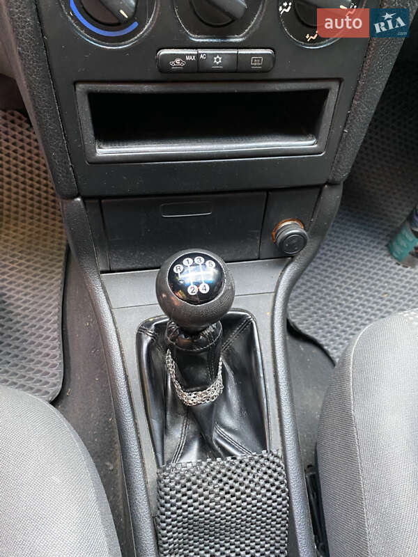 Седан Opel Astra 2006 в Виннице