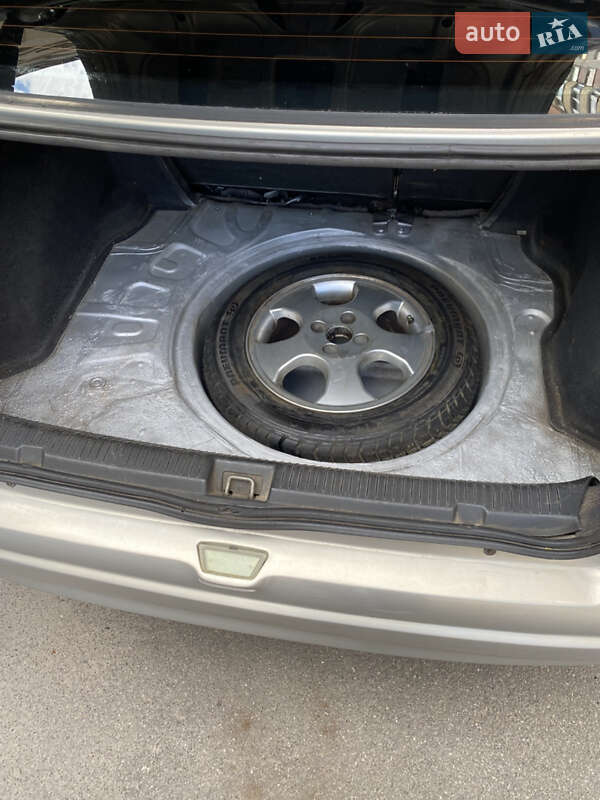 Седан Opel Astra 2006 в Виннице