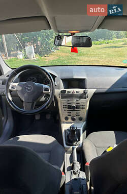 Универсал Opel Astra 2007 в 