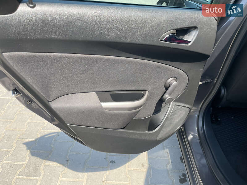 Универсал Opel Astra 2011 в Банилове фото 7 Универсал Opel Astra 2011 в Банилове