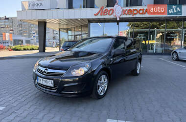Универсал Opel Astra 2011 в Хмельницком