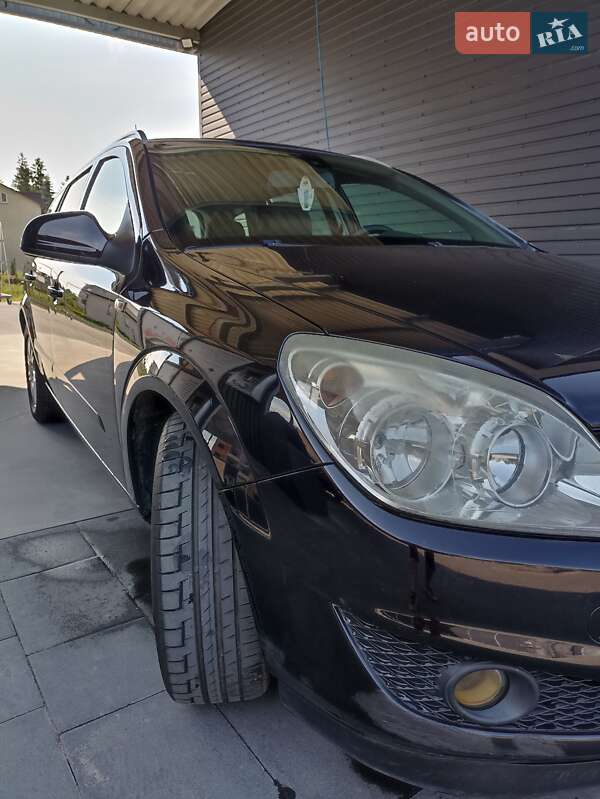 Универсал Opel Astra 2009 в Самборе