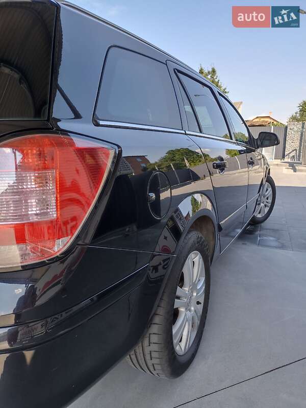 Универсал Opel Astra 2009 в Самборе