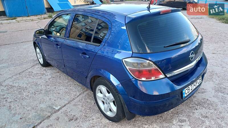 Хэтчбек Opel Astra 2007 в Чернигове