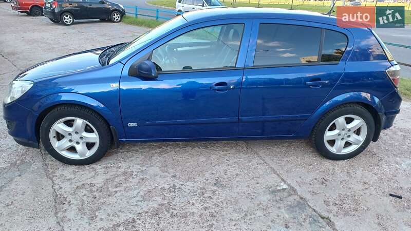 Хэтчбек Opel Astra 2007 в Чернигове