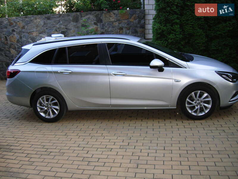 Универсал Opel Astra 2018 в 