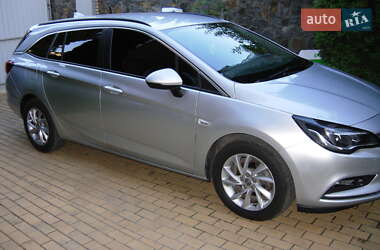 Универсал Opel Astra 2018 в 
