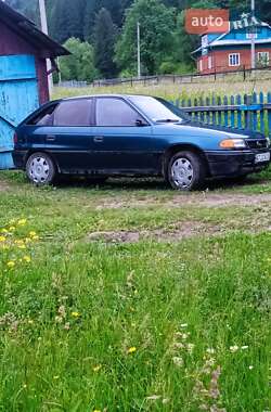 Хэтчбек Opel Astra 1995 в Надворной