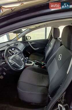 Хэтчбек Opel Astra 2011 в 