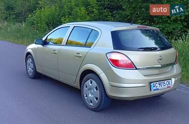 Хэтчбек Opel Astra 2005 в Здолбунове