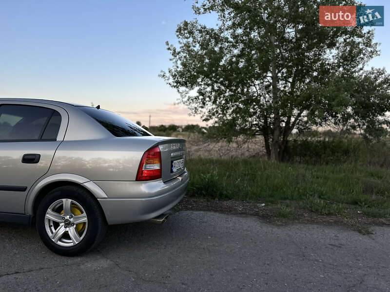 Седан Opel Astra 2008 в Балаклее