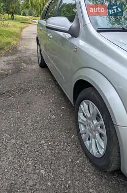 Универсал Opel Astra 2009 в 