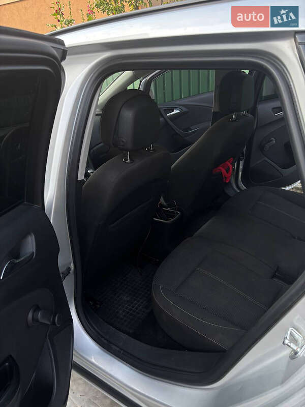Универсал Opel Astra 2011 в Львове