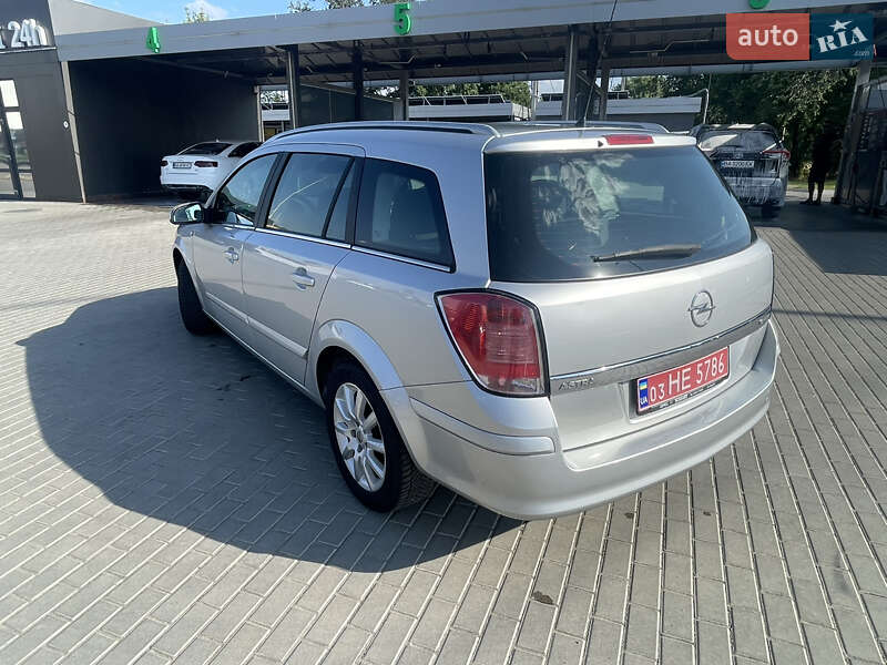 Універсал Opel Astra 2004 в Олександрії